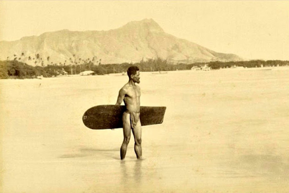 Surfer, Vintage Photo, Diamond Head, Hawaii, KOLUMN Magazine, KOLUMN, KINDR'D Magazine, KINDR'D, Willoughby Avenue, Wriit,