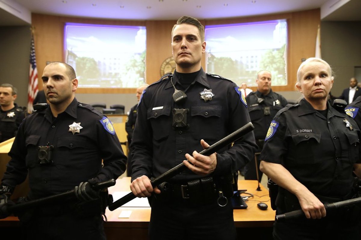 Sacramento sheriff investigating video that shows deputy kick man during arrest | ABC10