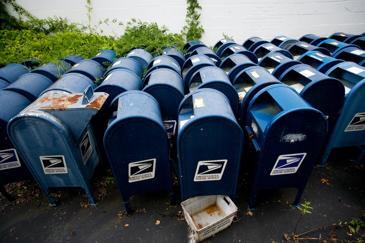 Postal Service warns 46 states their voters could be disenfranchised by delayed mail-in ballots | The Washington Post