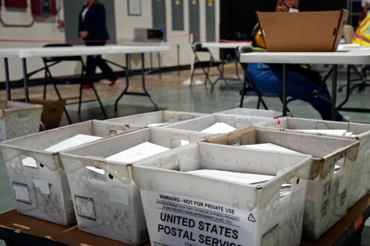 Wisconsin Supreme Court temporarily blocks absentee ballots from being mailed a week before deadline | CNN Politics