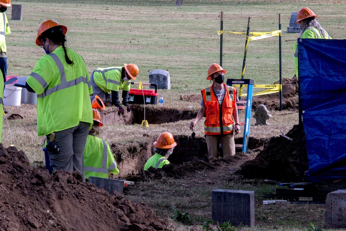 Mass Grave Unearthed in Tulsa During Search for Massacre Victims | The New York Times