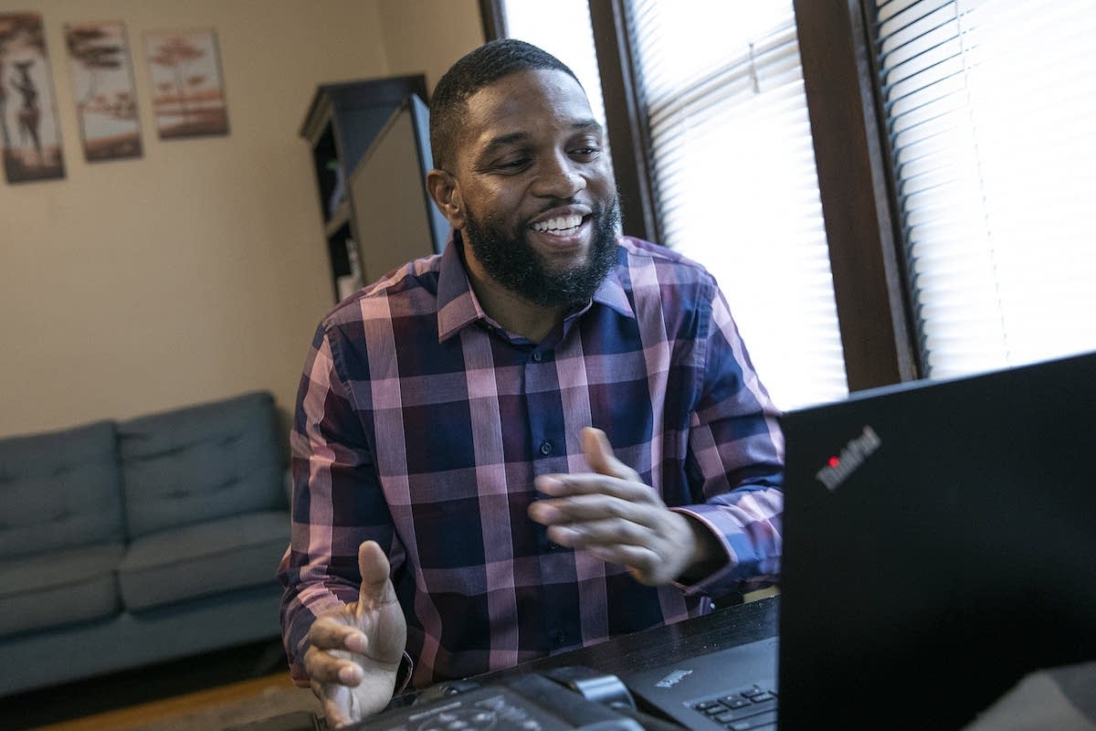 ‘Who you are is valuable’: How Black male teachers in Minnesota are recruiting others to the profession | MPR News