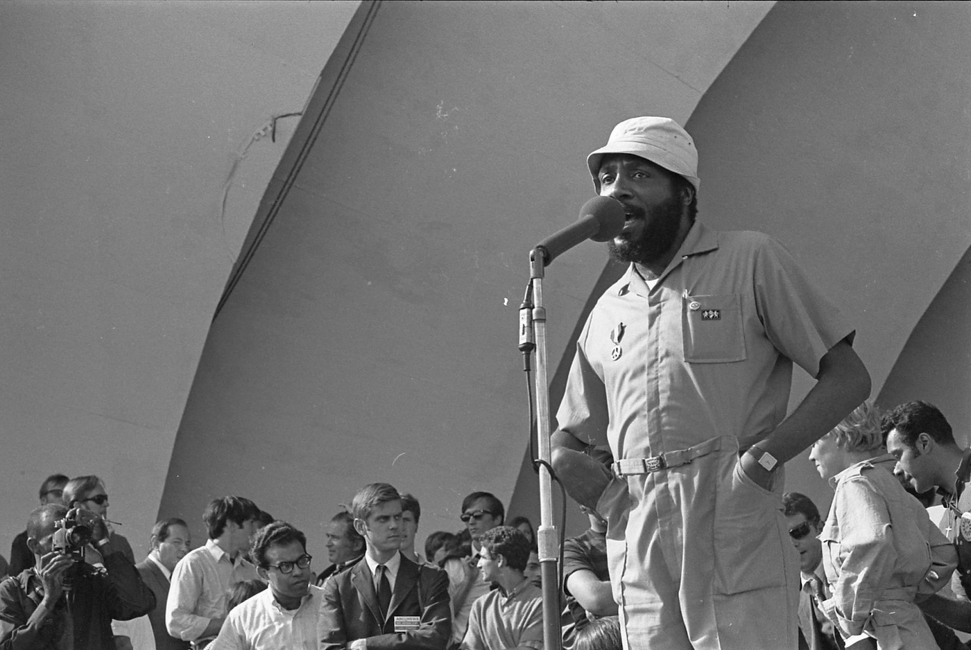 Dick Gregory, Chicago Mayor Race 1967, Chicago Mayors Race, KOLUMN, African American News, Black News, African American Journalism, Black Journalism, African American History, Black History, African American Art, Black Art, African American Music, Black Music, African American Wealth, Black Wealth, African American Education, Black Education, Historic Black University or College, HBCU
